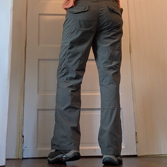 REI Hiking/Cargo Women's Pant, relaxed fit, 50 UPF, size 6 - Picture 2 of 7